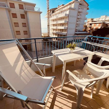 App4Rent Saturno 4 - Family Apartment, Wifi, Parking 리도 디 예솔로 외부 사진