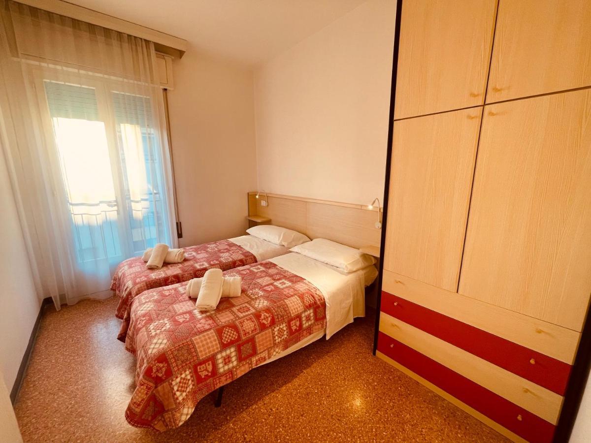 App4Rent Saturno 4 - Family Apartment, Wifi, Parking 리도 디 예솔로 외부 사진