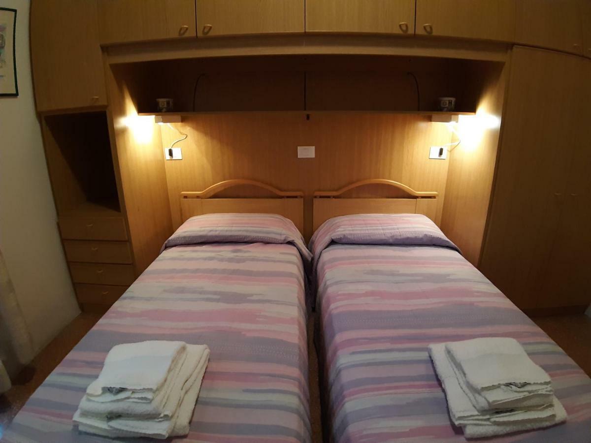 App4Rent Saturno 4 - Family Apartment, Wifi, Parking 리도 디 예솔로 외부 사진