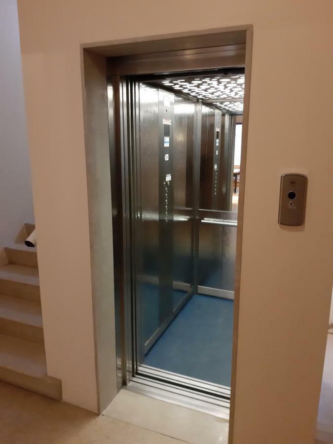 App4Rent Saturno 4 - Family Apartment, Wifi, Parking 리도 디 예솔로 외부 사진
