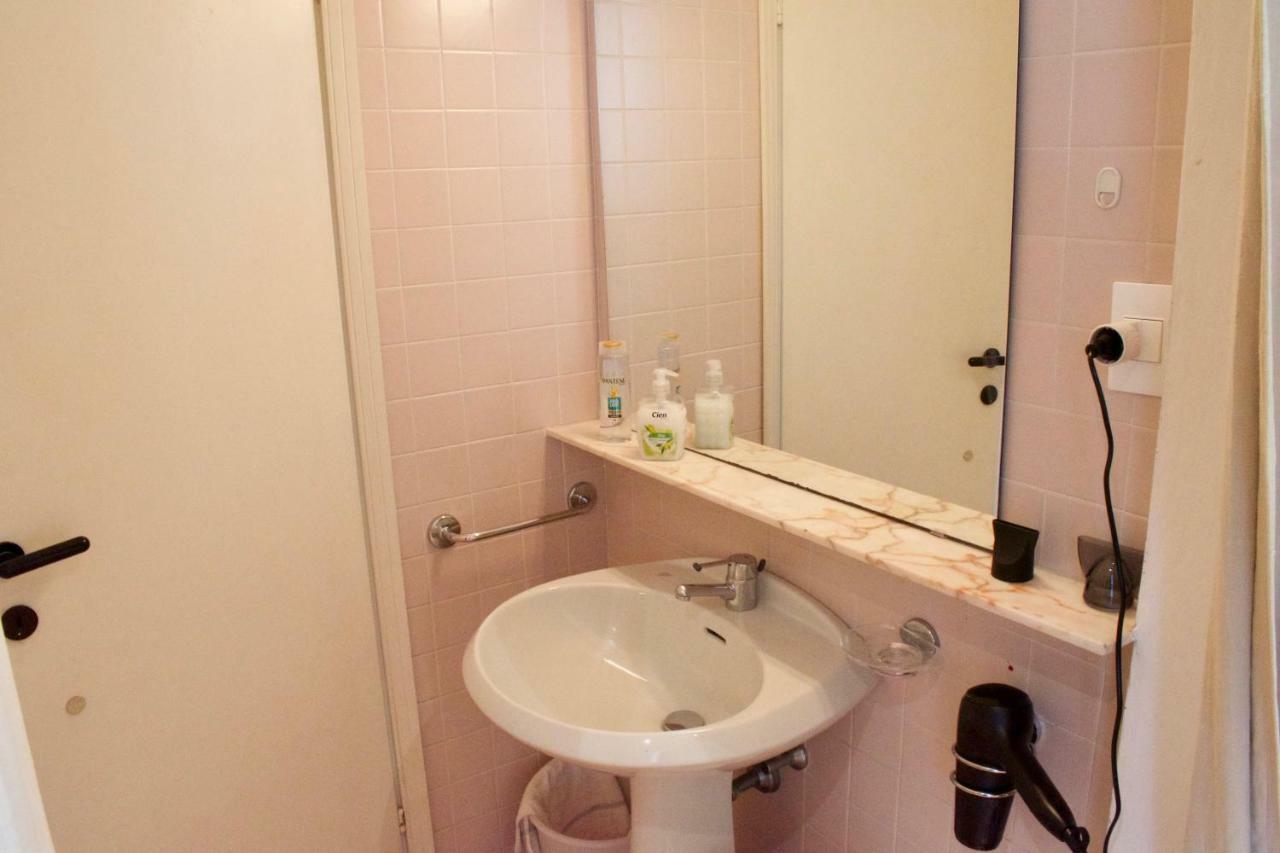 App4Rent Saturno 4 - Family Apartment, Wifi, Parking 리도 디 예솔로 외부 사진