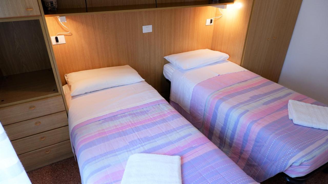 App4Rent Saturno 4 - Family Apartment, Wifi, Parking 리도 디 예솔로 외부 사진