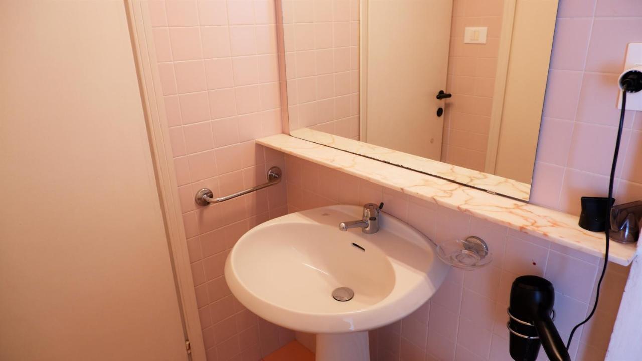 App4Rent Saturno 4 - Family Apartment, Wifi, Parking 리도 디 예솔로 외부 사진